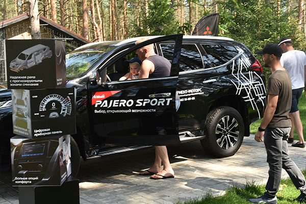 Презентация Нового PAJERO SPORT в кафе «Восьмая миля»